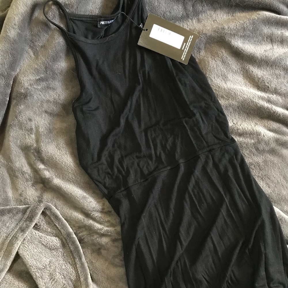 Pretty Little Thing Elouise Black Strappy Dress